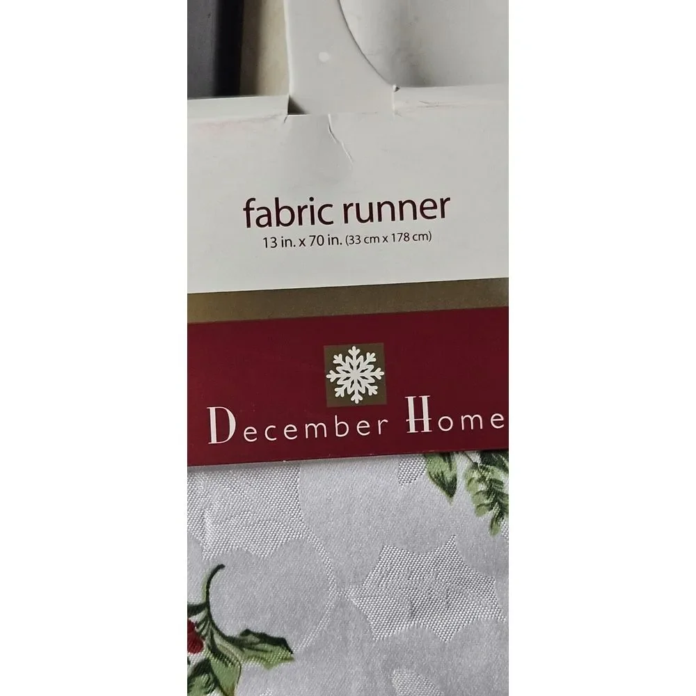 NWT December‎ Home fabric runner 13